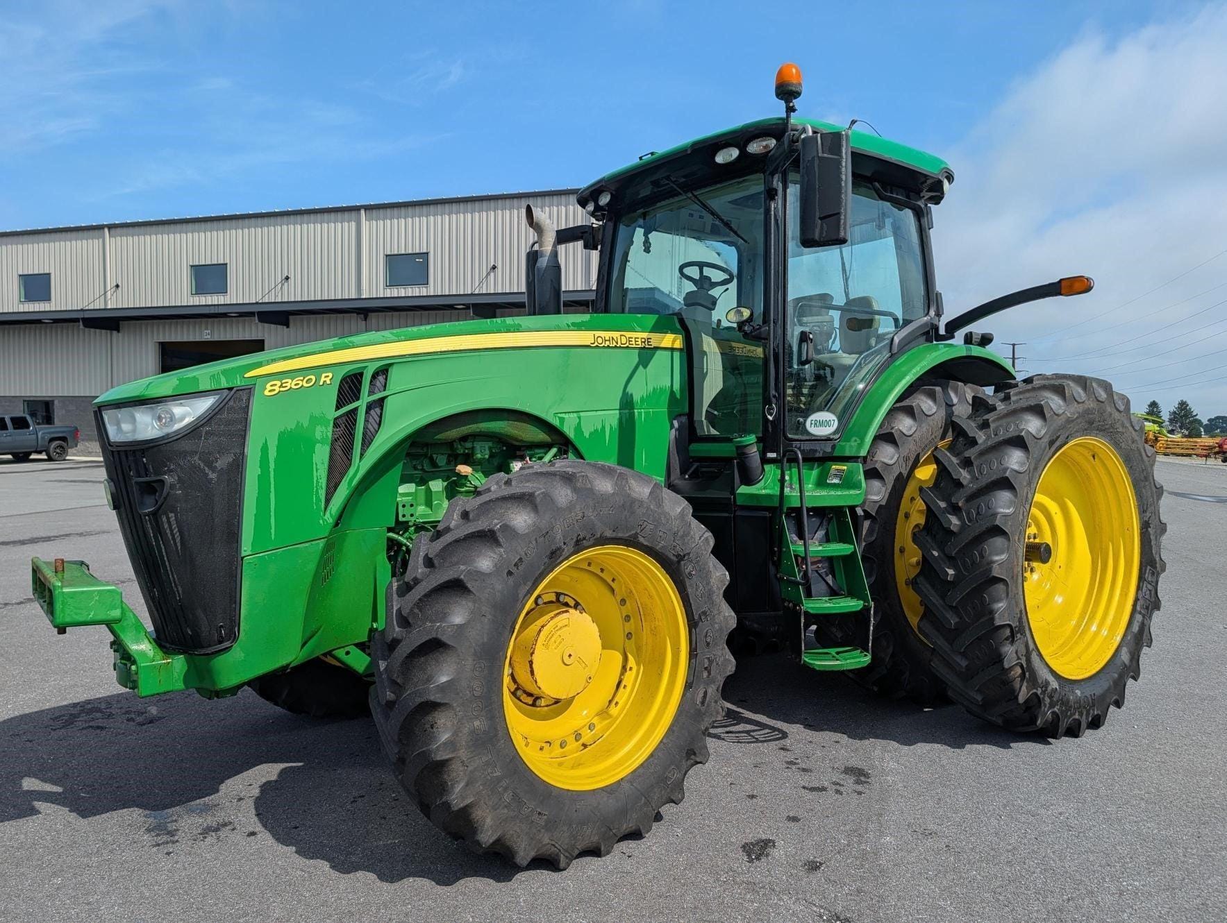 2013 John Deere 8360R Equipment Image0