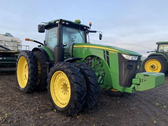 2013 John Deere 8360R Equipment Image0