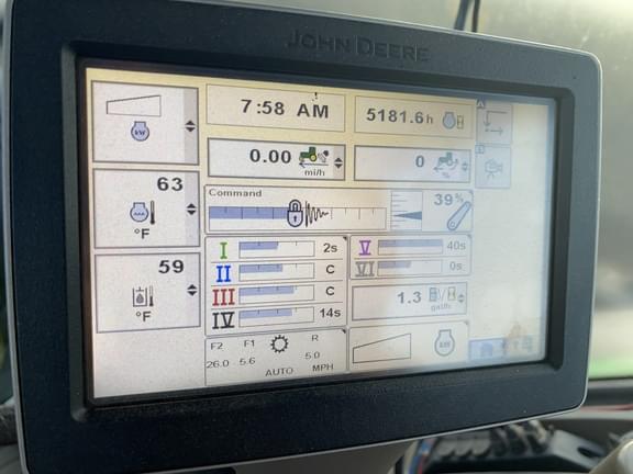 Image of John Deere 8360R equipment image 3