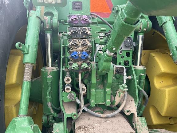 Image of John Deere 8360R equipment image 3