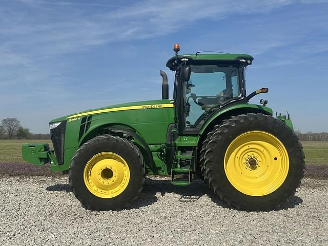 Image of John Deere 8360R equipment image 1