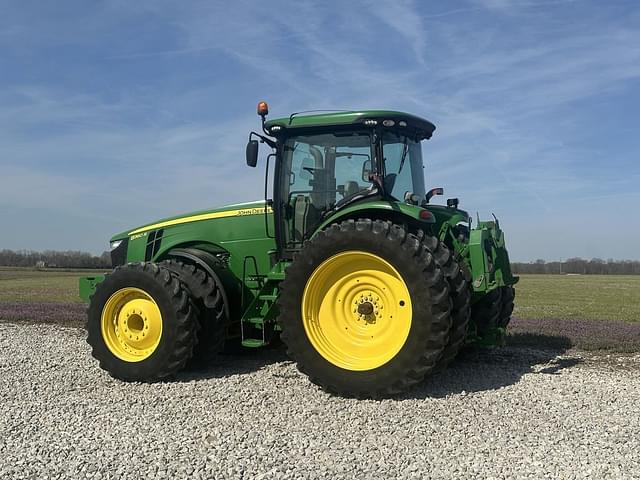Image of John Deere 8360R equipment image 2