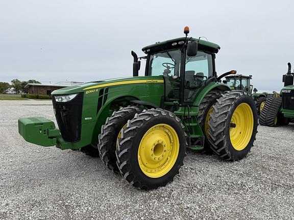 Image of John Deere 8360R equipment image 4