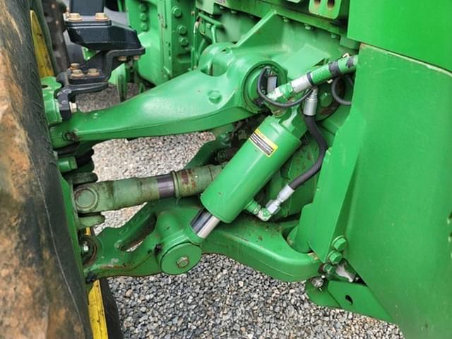 Image of John Deere 8360R equipment image 2