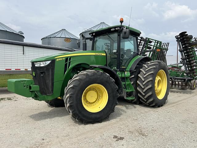 Image of John Deere 8360R equipment image 2