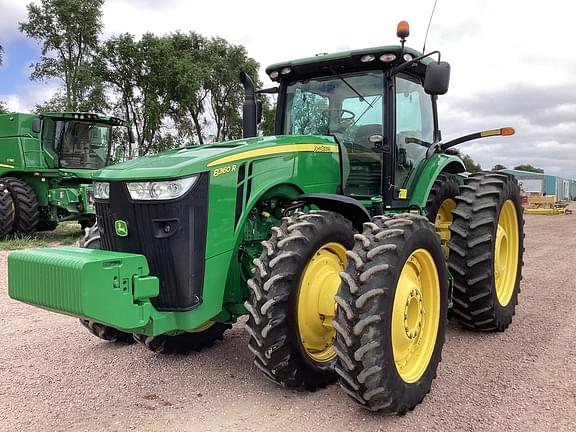 Image of John Deere 8360R equipment image 2