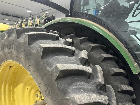 Image of John Deere 8360R equipment image 4