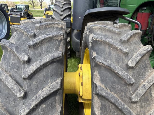 Image of John Deere 8360R equipment image 2