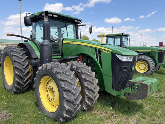 Image of John Deere 8360R equipment image 1