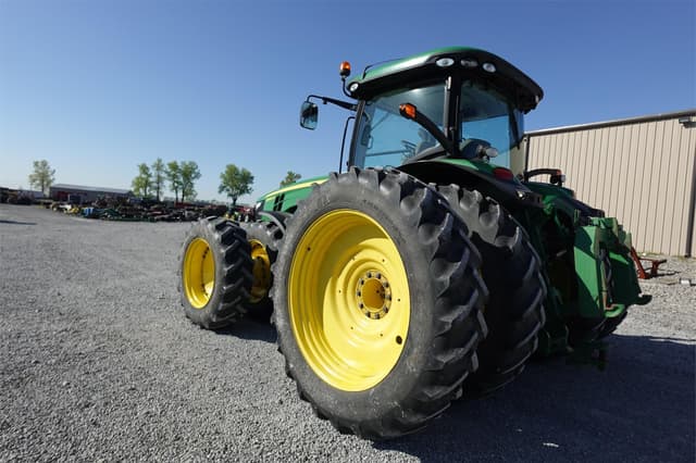 Image of John Deere 8360R equipment image 4