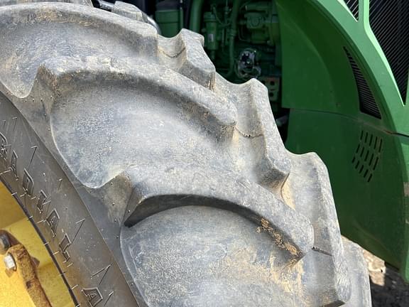 Image of John Deere 8360R equipment image 2