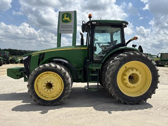 Image of John Deere 8360R equipment image 1