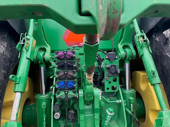 Image of John Deere 8360R equipment image 3