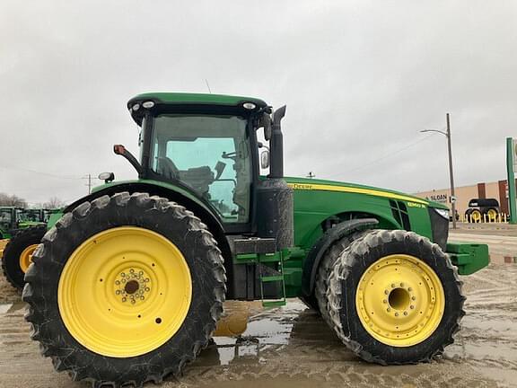 Image of John Deere 8360R equipment image 1