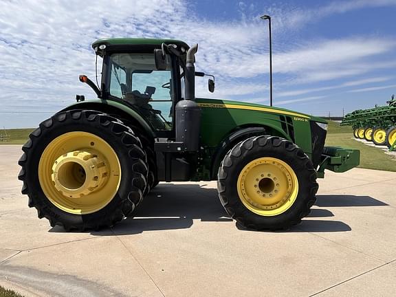 Image of John Deere 8360R equipment image 4