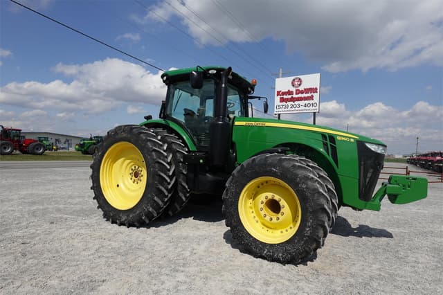 Image of John Deere 8360R equipment image 2