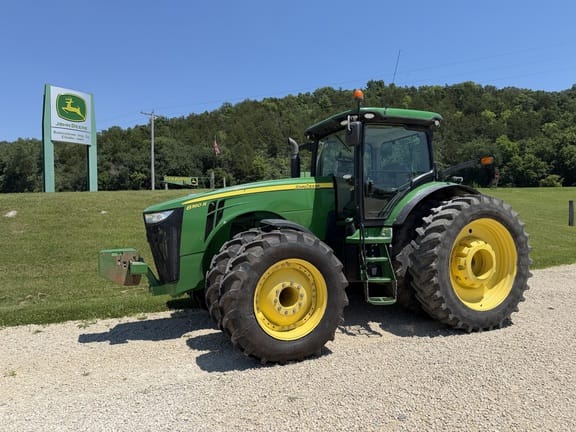 2013 John Deere 8360R Equipment Image0