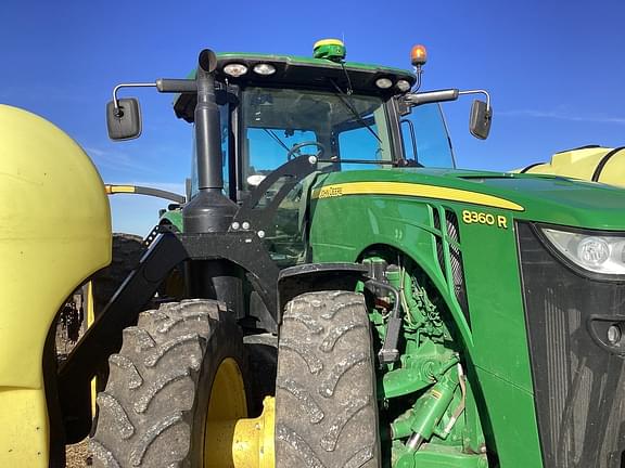 Image of John Deere 8360R equipment image 1