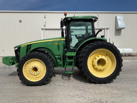 Image of John Deere 8360R equipment image 1