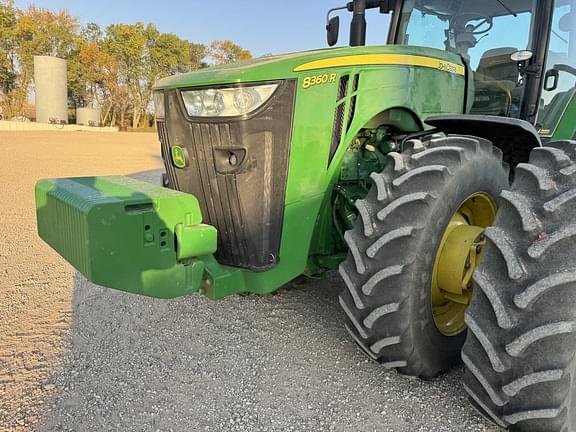 Image of John Deere 8360R equipment image 2