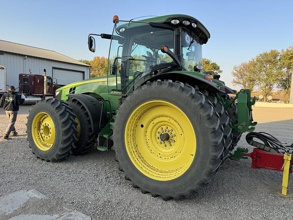 Image of John Deere 8360R equipment image 4