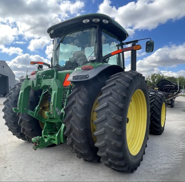 Image of John Deere 8360R equipment image 1