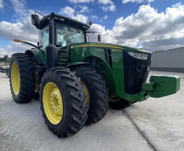 Image of John Deere 8360R equipment image 2