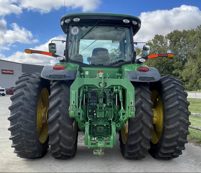 Image of John Deere 8360R equipment image 4