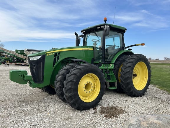 2013 John Deere 8360R Equipment Image0