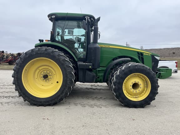 Image of John Deere 8360R equipment image 2