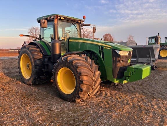 Image of John Deere 8360R equipment image 4