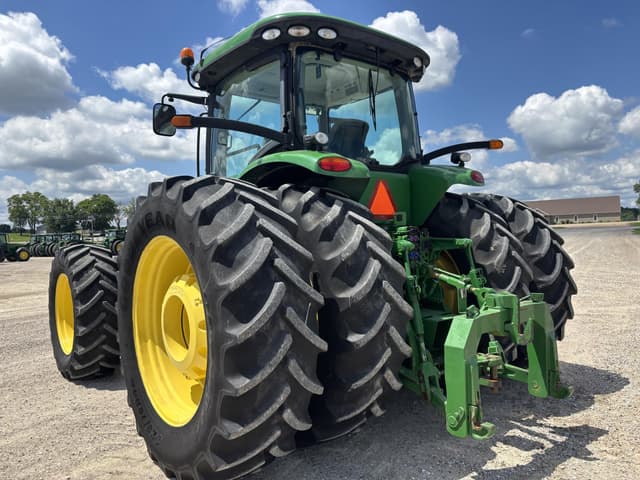 Image of John Deere 8360R equipment image 2