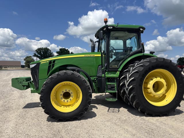 Image of John Deere 8360R equipment image 1
