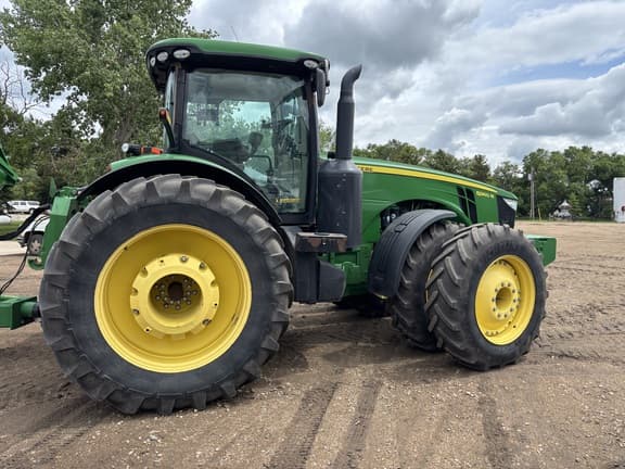 Image of John Deere 8360R equipment image 2