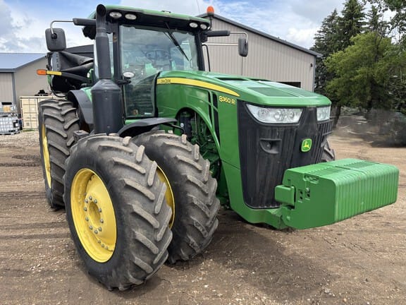 2013 John Deere 8360R Equipment Image0