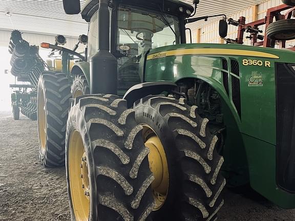 Image of John Deere 8360R equipment image 1
