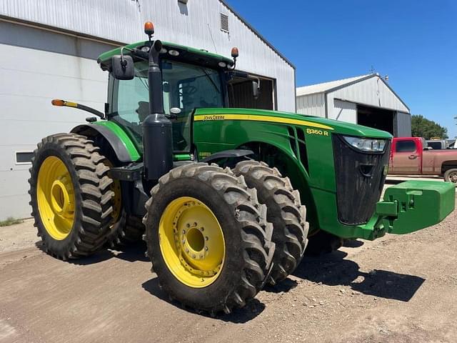 Image of John Deere 8360R equipment image 2