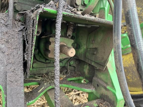 Image of John Deere 8360RT equipment image 4
