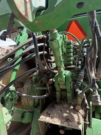 Image of John Deere 8360RT equipment image 4