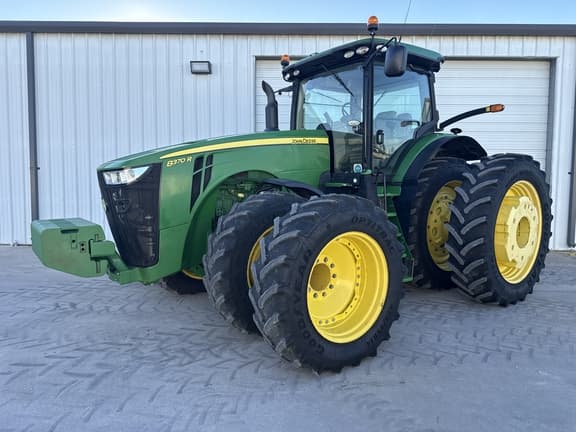 Image of John Deere 8370R equipment image 4