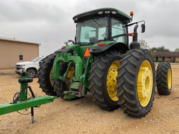 Image of John Deere 8370R equipment image 4