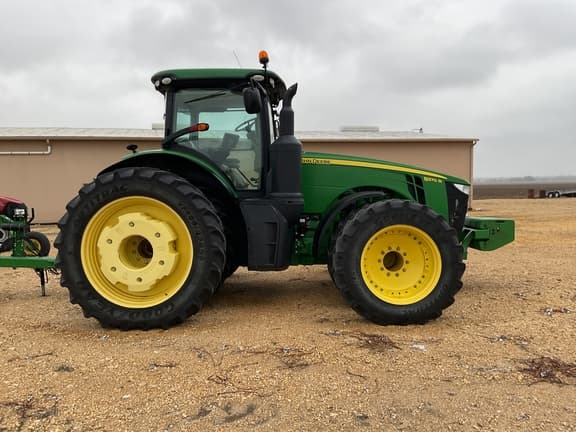 Image of John Deere 8370R equipment image 3