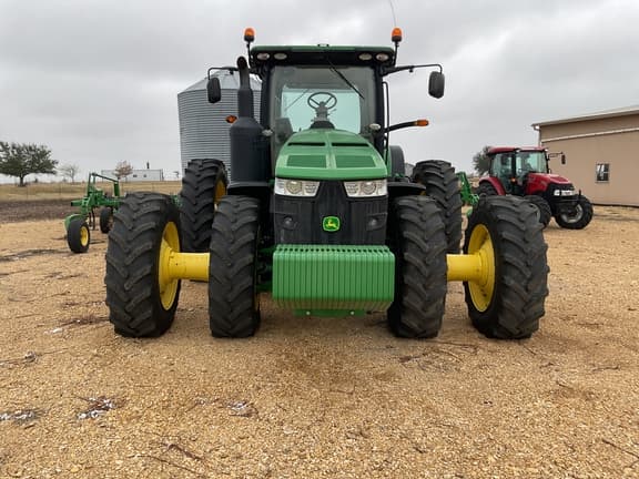 Image of John Deere 8370R equipment image 2