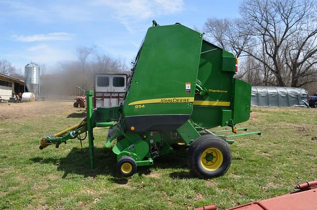 Image of John Deere 854 equipment image 3