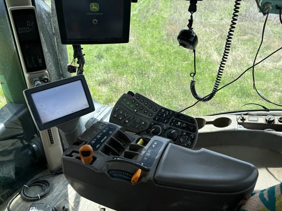 Image of John Deere 9360R equipment image 4
