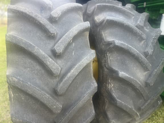 Image of John Deere 9410R equipment image 4