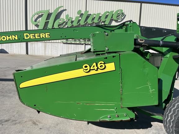 Image of John Deere 946 equipment image 2
