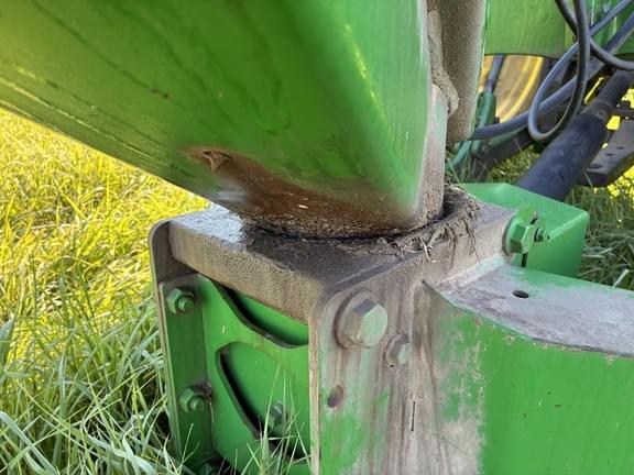 Image of John Deere 946 equipment image 1