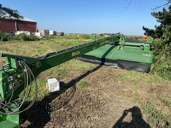 Image of John Deere 946 equipment image 2