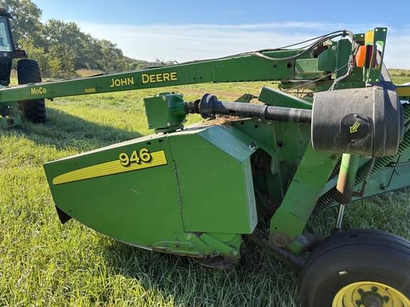 Image of John Deere 946 equipment image 2